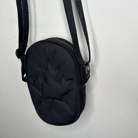 Lululemon Future Legacy Crossbody CANADA - Picture 4 of 9